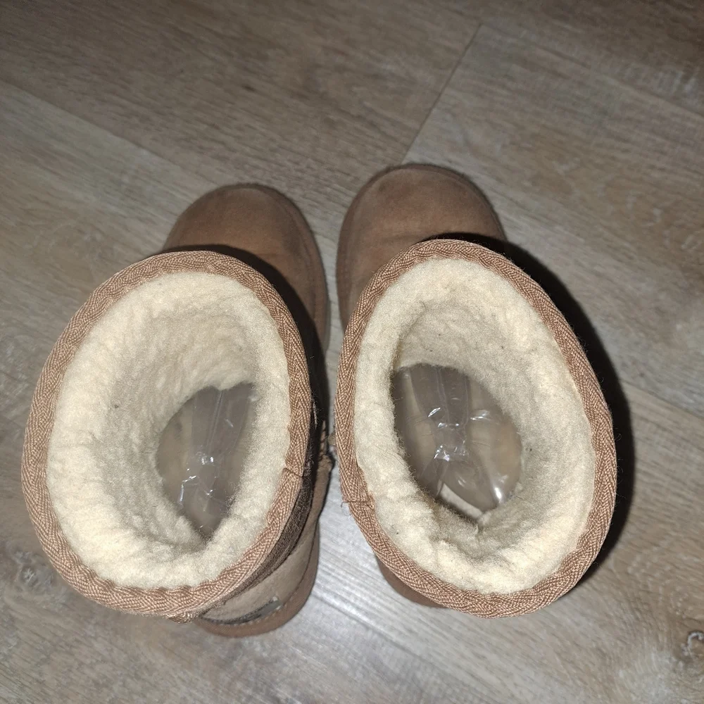 UGG Kids Chestnut Plush Shearling Boots Size 1